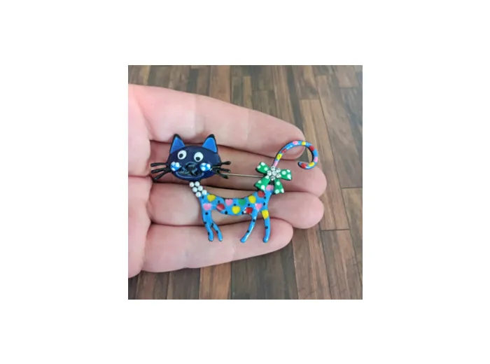 Broche chat bleu