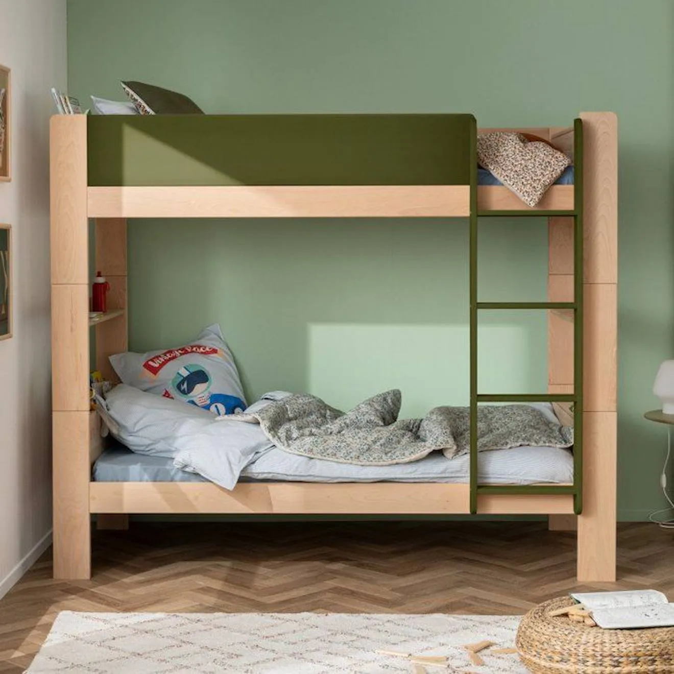 Lit superposé avec rangements en Hêtre naturel et vert 90x190 Arsène beige - Alfred & Compagnie
