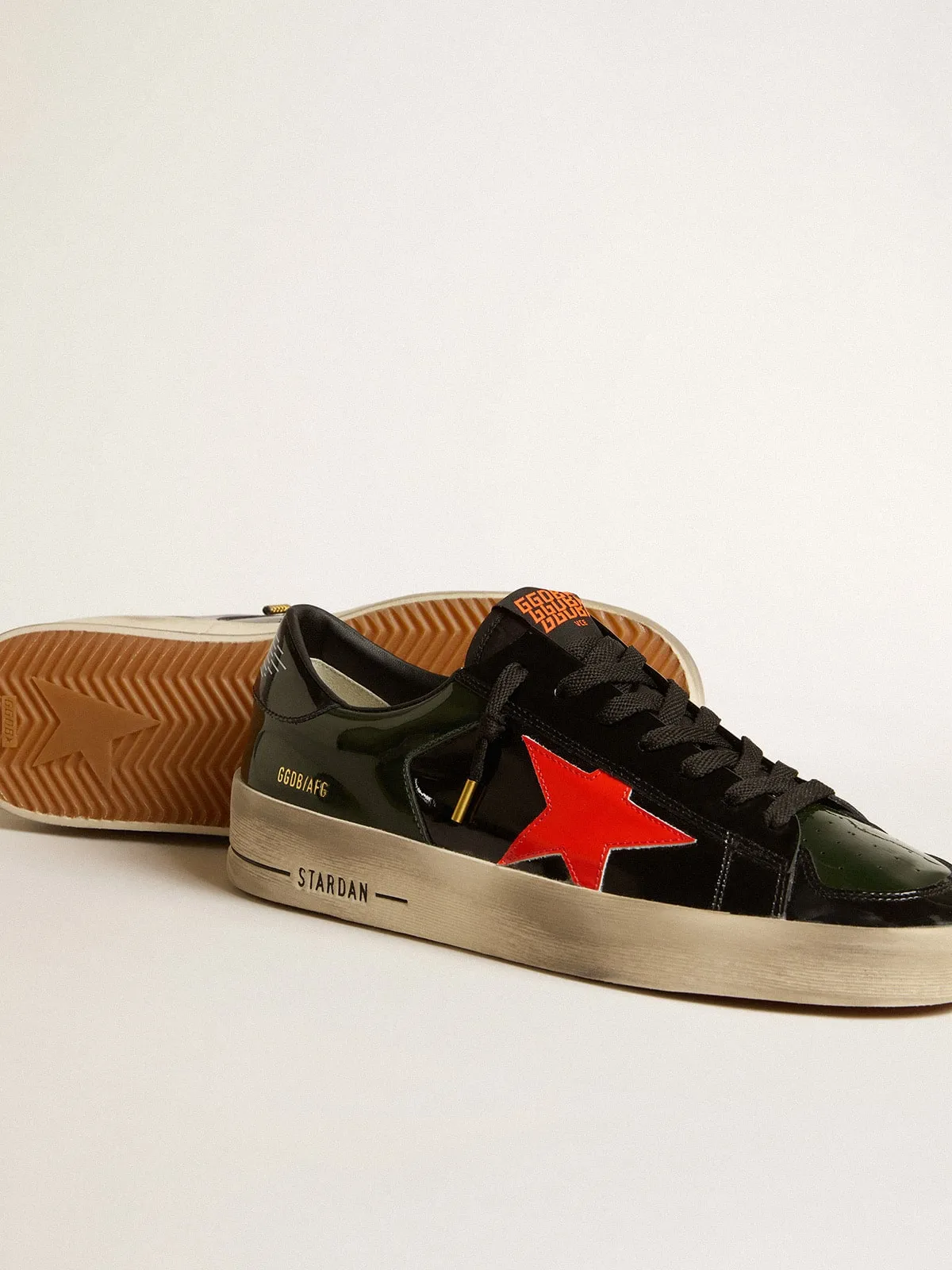 Stardan LAB pour homme en cuir verni noir et vert avec étoile orange | Golden Goose